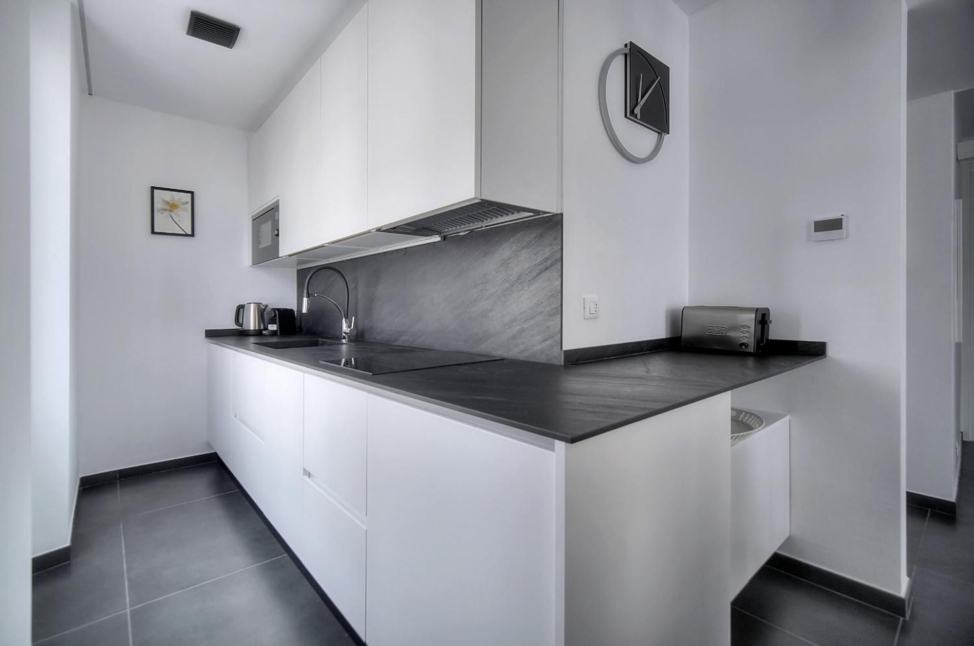 Appartement Grand 2 Pieces Moderne Carre D Or A1b205 Cannes