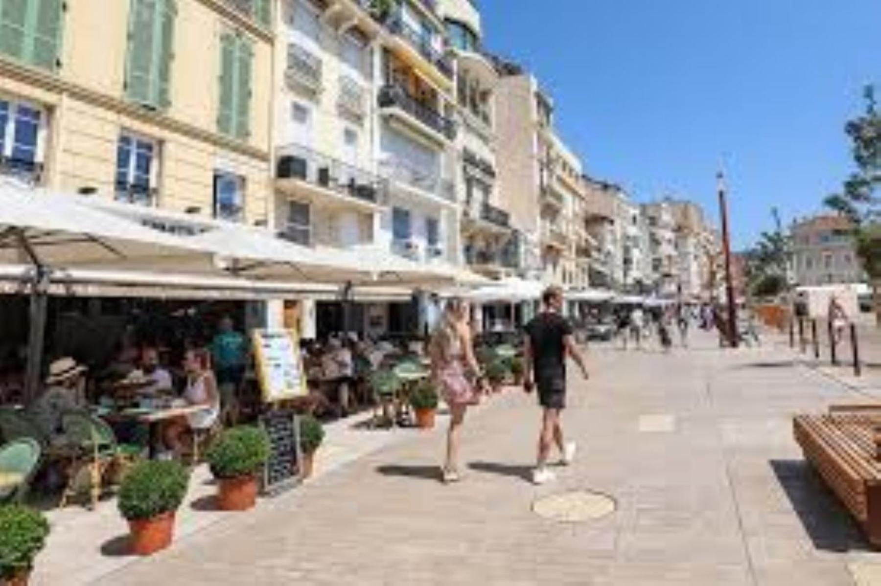Appartement Grand 2 Pieces Moderne Carre D Or A1b205 Cannes